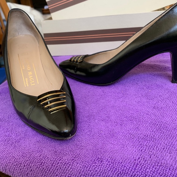 Vintage Bruno Magli Heels Bl patent/ Gold  7A/AA - Picture 3 of 7
